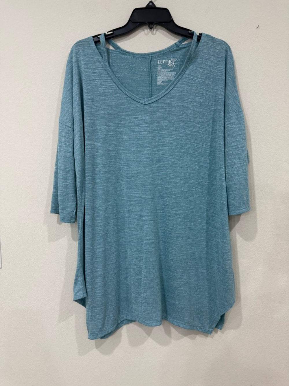 Terra & Sky Seafoam V-Neck Short Sleeve Top